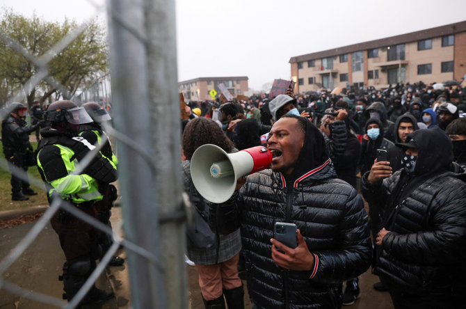 „Reuters“/„Scanpix“ nuotr./Protestai Mineapolyje