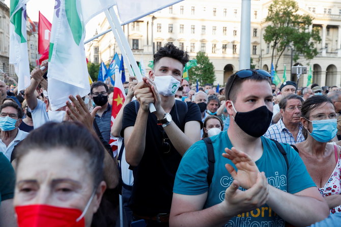 „Reuters“/„Scanpix“ nuotr./Protestas Budapešte prieš vyriausybės planus įsileisti Kinijos universitetą