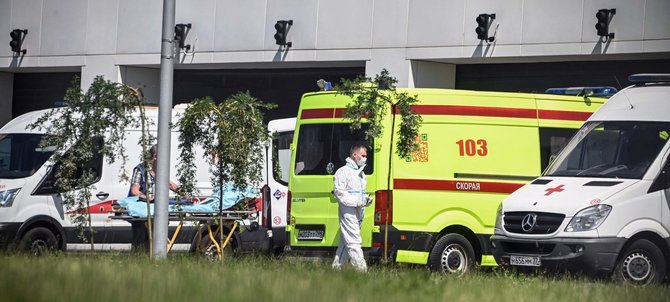 AFP/„Scanpix“ nuotr./Maskvos ligoninėse jau pradeda trūkti vietų