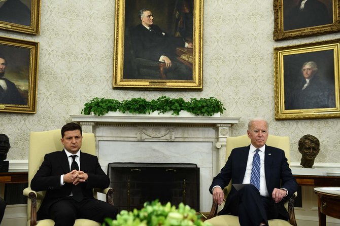 AFP/„Scanpix“ nuotr./Volodymyro Zelenskio ir Joe Bideno susitikimas Vašingtone