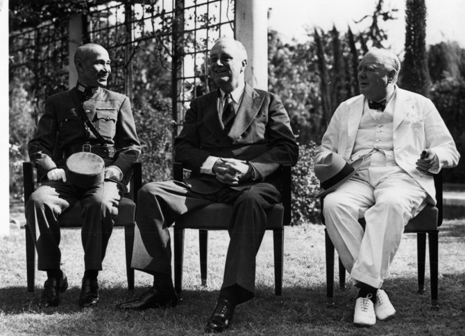 „Scanpix“ nuotr./Chiang Kai-shekas, Franklinas D.Rooseveltas ir Winstonas Churchillis