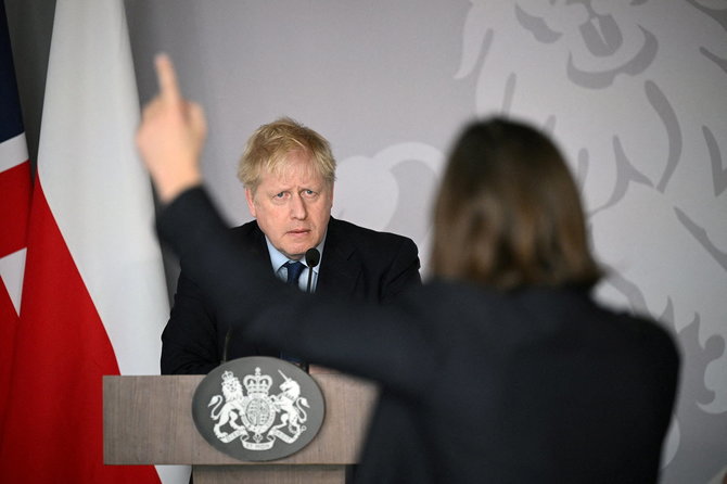 „Reuters“/„Scanpix“ nuotr./Daria Kaleniuk ir Borisas Johnsonas