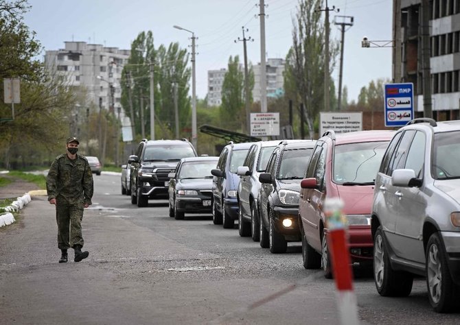 AFP/„Scanpix“ nuotr./Automobilių patikra Uždniestrėje