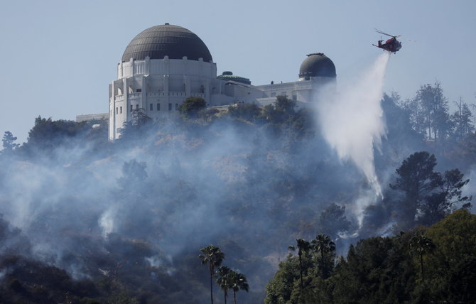 „Reuters“/„Scanpix“ nuotr./Los Andželo rajone – beprecedenčiai vandens naudojimo suvaržymai