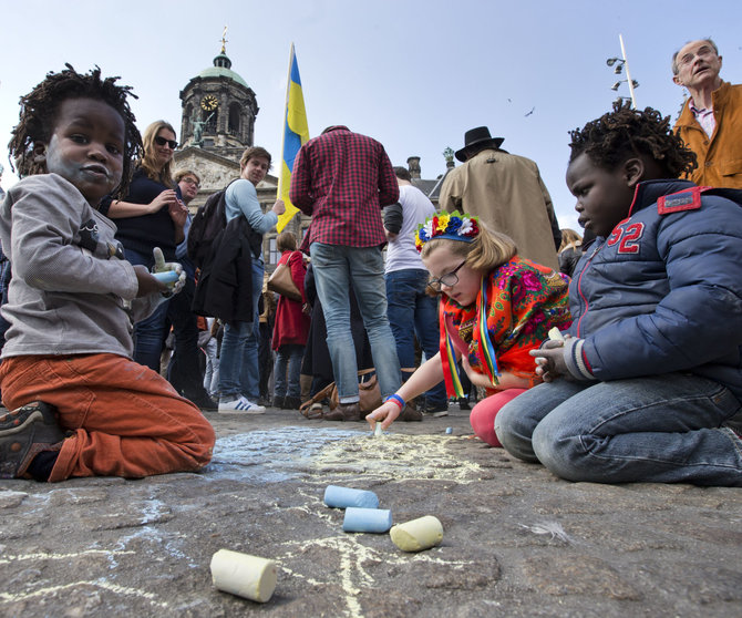 „Scanpix“/AP nuotr./Proeuropietiški aktyvistai ragino olandus pritarti ES susitarimui su Ukraina.