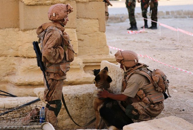 AFP/„Scanpix“ nuotr./Rusijos kariai Palmyroje
