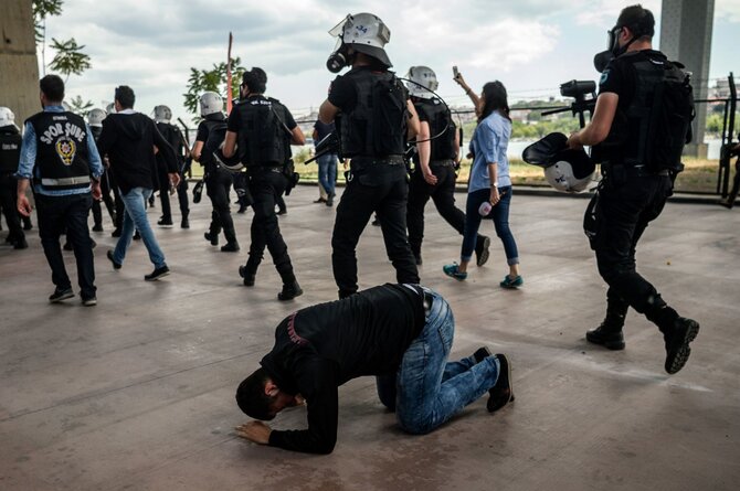 AFP/„Scanpix“ nuotr./Turkijos policija vaikė protestuotojus