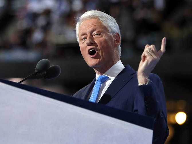 „Scanpix“/AP nuotr./Billas Clintonas suvažiavime Filadelfijoje