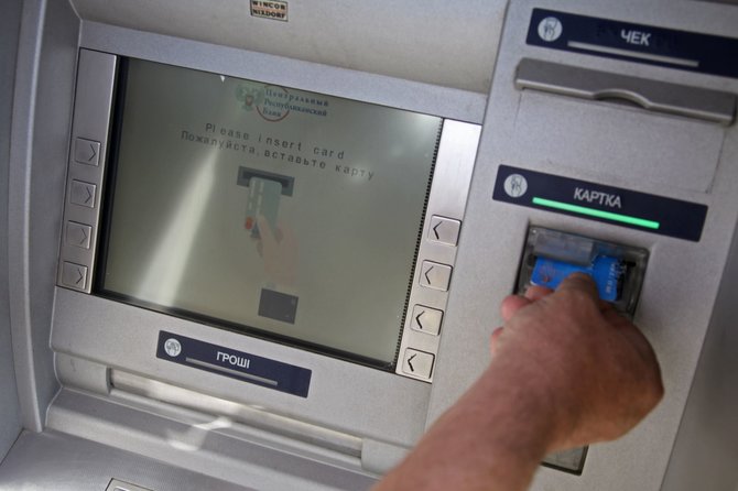 „Scanpix“/„RIA Novosti“ nuotr./DLR centrinio banko bankomatas