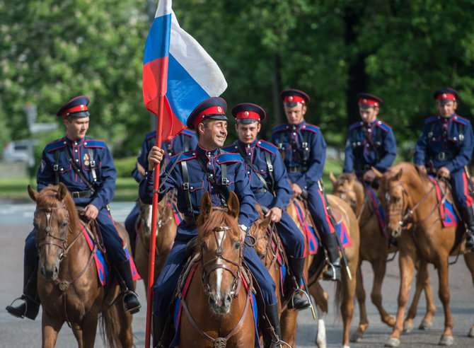 „Scanpix“/„RIA Novosti“ nuotr./Kai kurie kazokai po SSRS žlugimo vis dalyvauja Kremliaus nacionalistinėse iniciatyvose