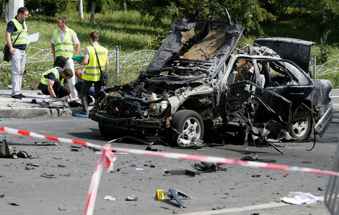 „Reuters“/„Scanpix“ nuotr./Kijeve automobilio sprogimas pražudė aukšto rango žvalgybos pareigūną