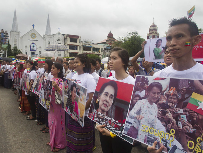 „Scanpix“/AP nuotr./Aung San Suu Kyi gerbėjai