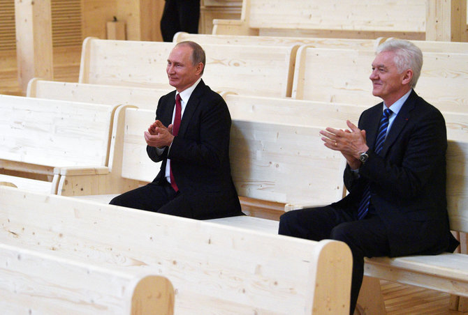 „Reuters“/„Scanpix“ nuotr./Vladimiras Putinas ir Genadijus Timčenka