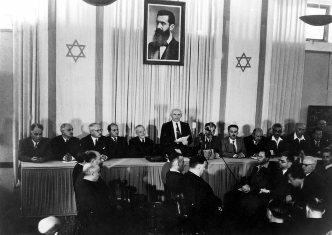 „TopFoto“/„Scanpix“ nuotr./Pasirašoma Izraelio nepriklausomybės deklaracija (1948 m.)