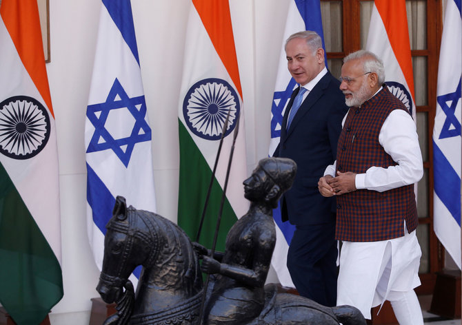 „Reuters“/„Scanpix“ nuotr./B,Netanyahu ir N.Modi Indijoje