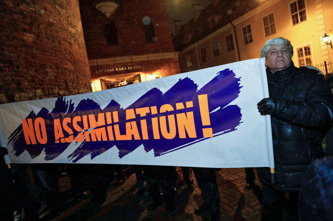 „Scanpix“ nuotr./Latvijos rusakalbių protestas prieš permainas švietimo sistemoje