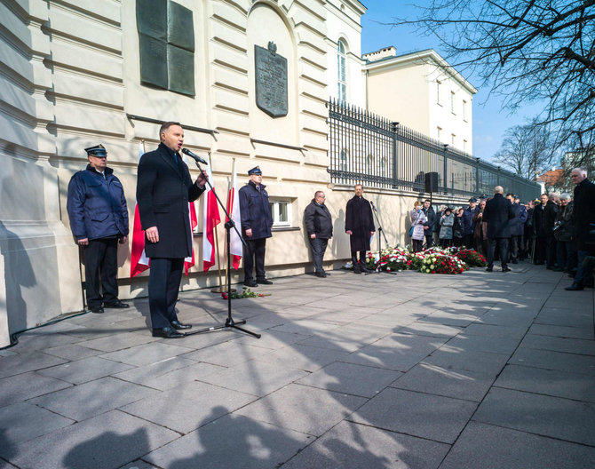 AFP/„Scanpix“ nuotr./Lenkijos prezidentas A.Duda atsiprašė žydų už 1968-ųjų persekiojimą