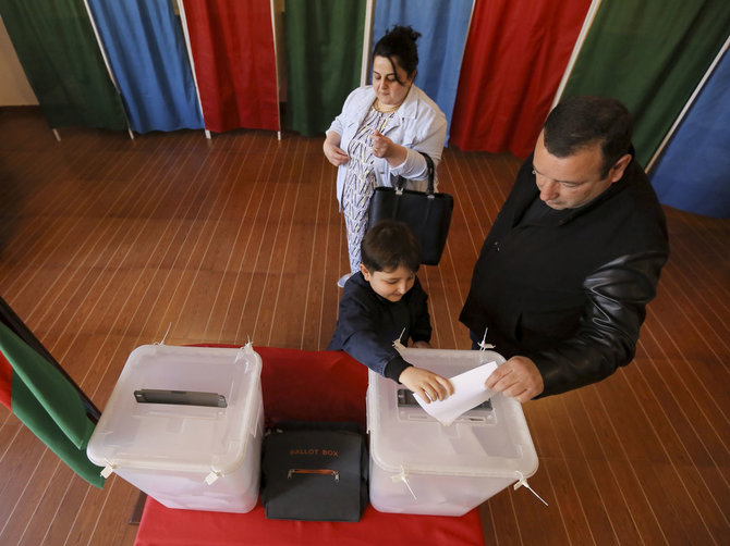 „Scanpix“/AP nuotr./Prezidento rinkimai Azerbaidžane