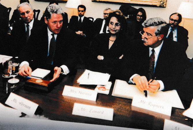 Asmeninio albumo nuotr./Konferencija su prezidentu Clintonu, 1996
