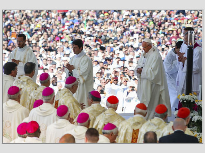 „Scanpix“/AP nuotr./Popiežius paskelbė šventaisiais Dievo Motinos apreiškimą Fatimoje mačiusius vaikus