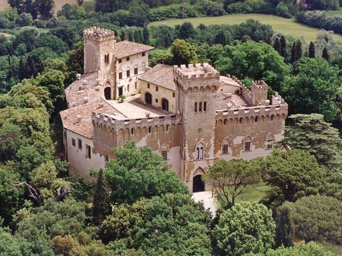 „Airbnb“ nuotr./Castello di Santa Maria Novella