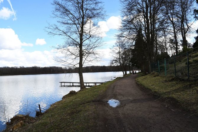 Sigitos Nemeikaitės nuotr./Trakų valdžia planuoja sutvarkyti Lukos ir Totoriškių ežerų pakrančių takus