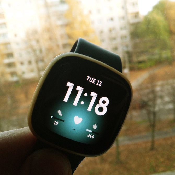 N.Davalgos nuotr./„Fitbit Versa 3“