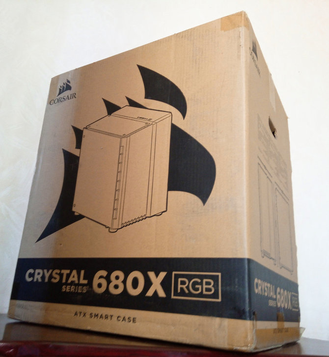 N.Davalgos nuotr./„Crystal 680X RGB“ korpuso įpakavimas