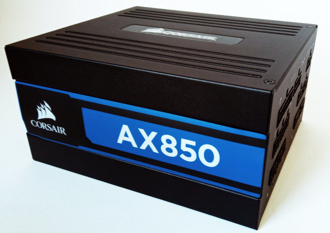 N/„Corsair AX 850“ su mėlynu magnetuku