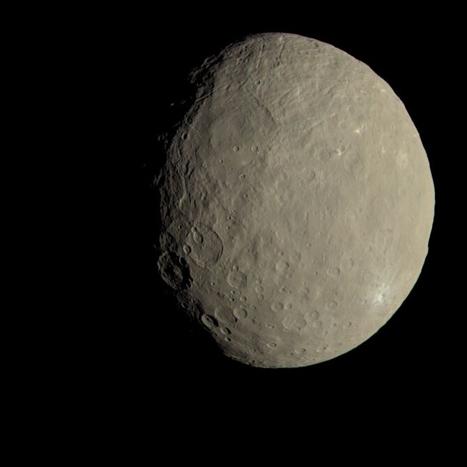 NASA nuotr./Taip Cererą matytų žmogaus akis