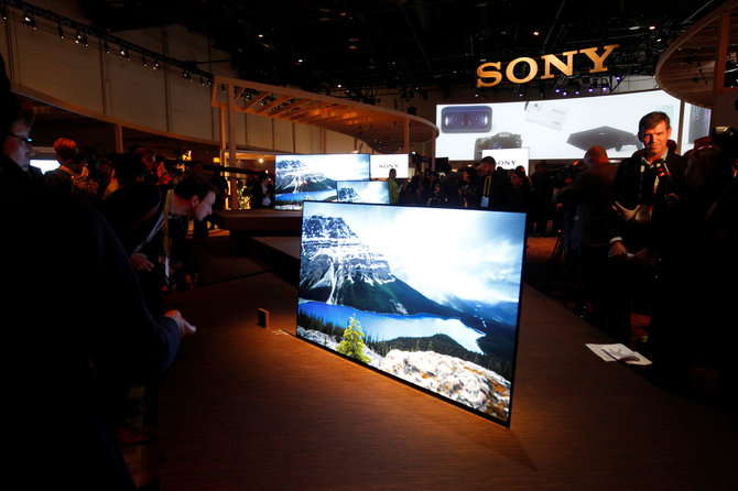 „Reuters“/„Scanpix“ nuotr./„Sony“ televizorius be garso kolonėlių