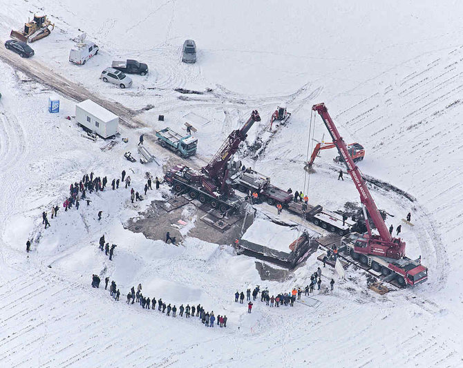 Badeno-Viurtembergo archeologijos tarnybos nuotr./2010 m. gruodį kranais iškeltas 80 tonų svorio Keltenblokas