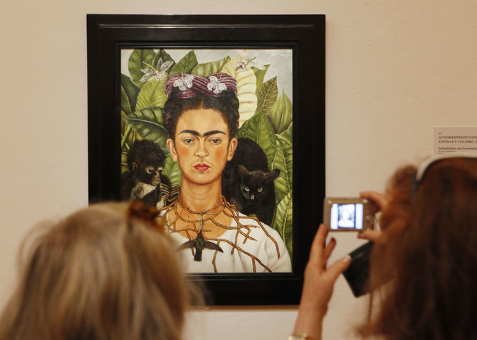 AFP/„Scanpix“ nuotr./Fridos Kahlo autoportretas