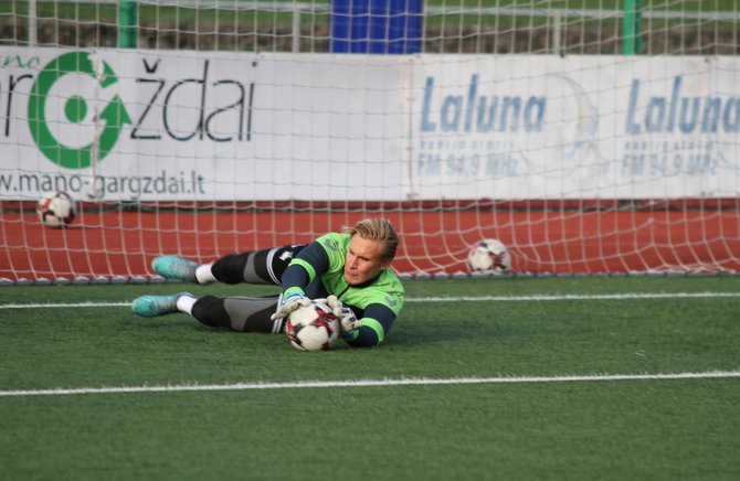 lff.lt/Titas Krapikas ir Lietuvos futbolo jaunimo (iki 21 metų) rinktinė.