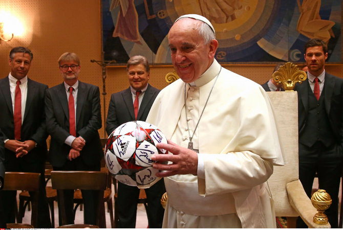 „Scanpix“ nuotr./Popiežius Pranciškus seka rezultatus, bet nežiūri futbolo per televizorių.