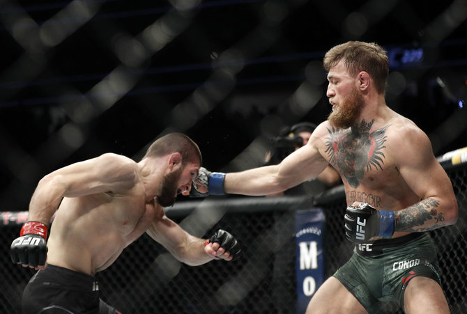 „Scanpix“ nuotr./Chabibas Nurmagomedovas UFC svarbiausioje kovoje įveikė Conorą McGregorą.