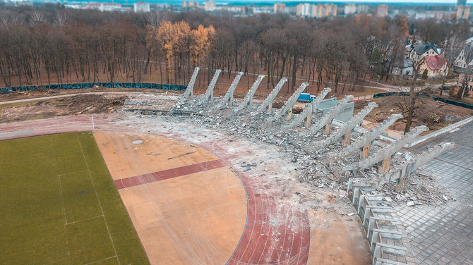 Kauno savivaldybės nuotr./Kauno stadione vyksta demontavimo darbai.