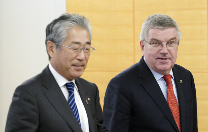 „Scanpix“/AP nuotr./Tsunekazu Takeda ir IOC prezidentas Thomas Bachas.