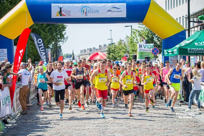 Roko Lukoševičiaus nuotr./Marijampolės miesto dienų šventę vainikavo sekmadienį vykęs renginys „Bėgam už Marijampolę 2019“. 