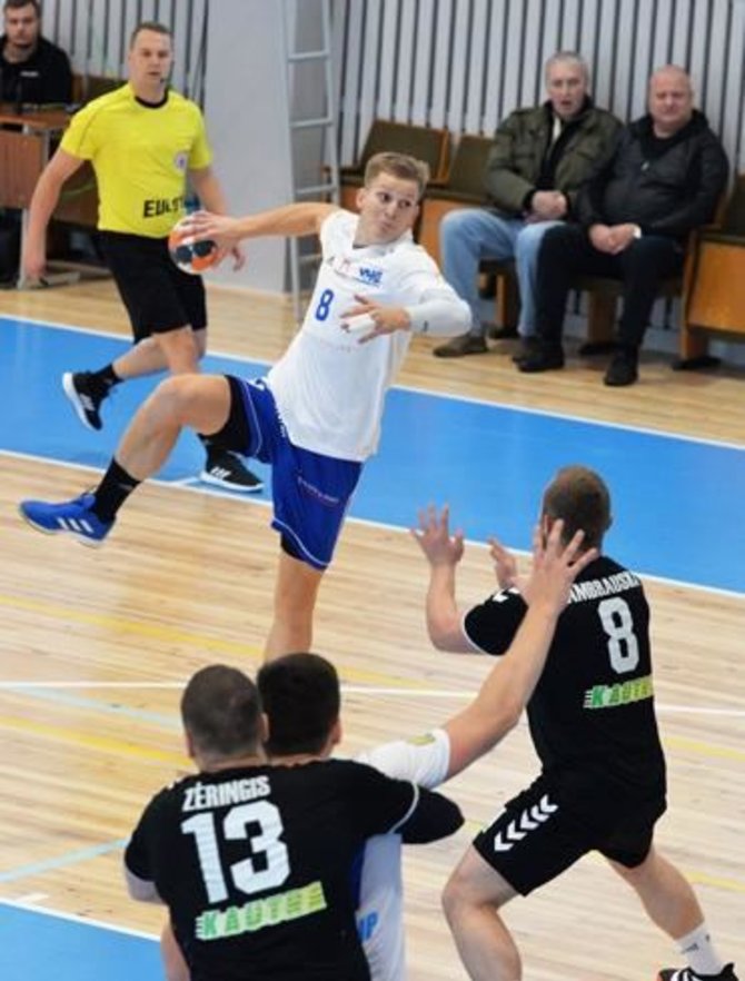 Karolis Antanavičius su Vilniaus „Šviesa“ pradeda kovas Europos rankinio Iššūkio taurės turnyre.