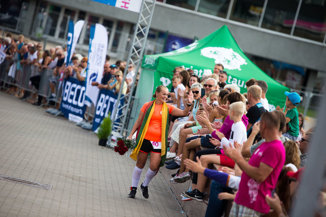 Elijaus Kniežiausko nuotr./Alina Ranceva nugalėjo pasaulio dvigubo ultratriatlono varžybose Panevėžyje, bet neteko titulo dėl dopingo testo.