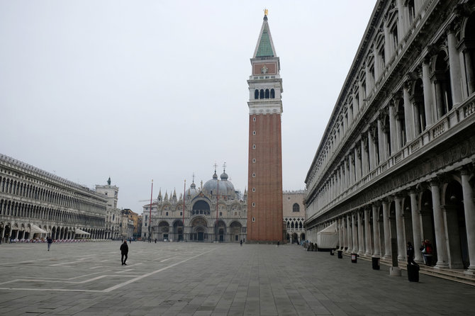 „Scanpix“ nuotr./Venecija atrodo tuščia, kai Italijoje įvestas karantinas dėl koronaviruso.
