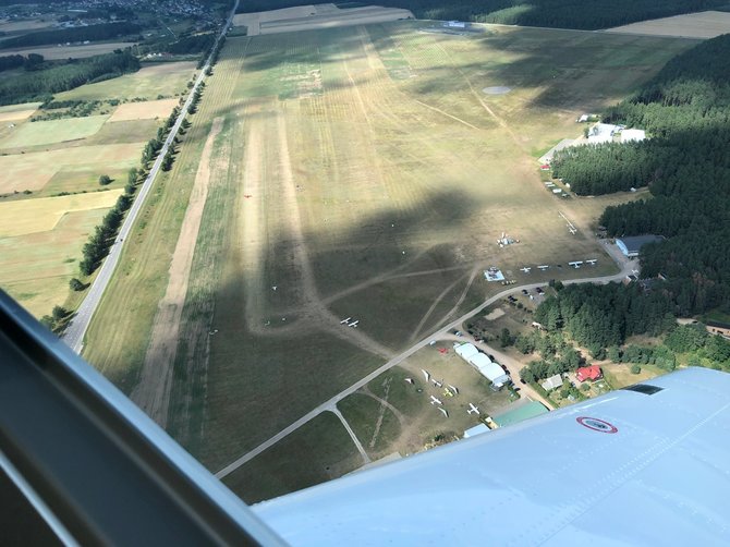 Organizatorių nuotr./Paluknio aerodrome Trakų rajone surengtas ultralengvųjų orlaivių Lietuvos čempionato etapas. 