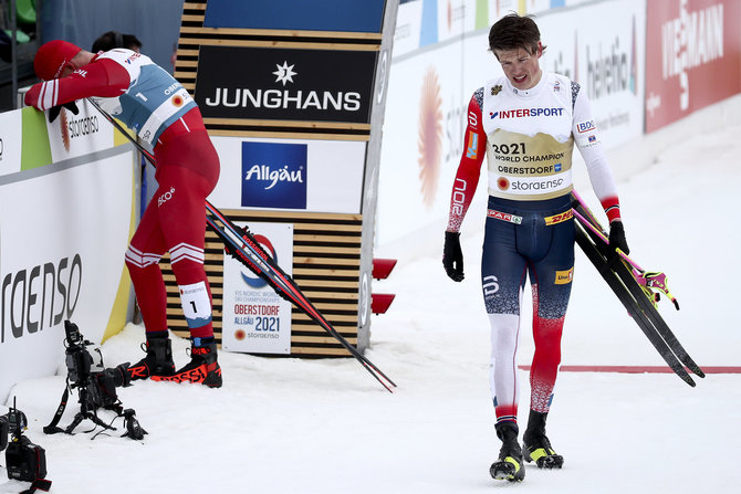 „Scanpix“ nuotr./Incidentas pasaulio slidinėjimo čempionate 50 km lenktynėse. Johannesas Klaebo buvo diskvalifikuotas.