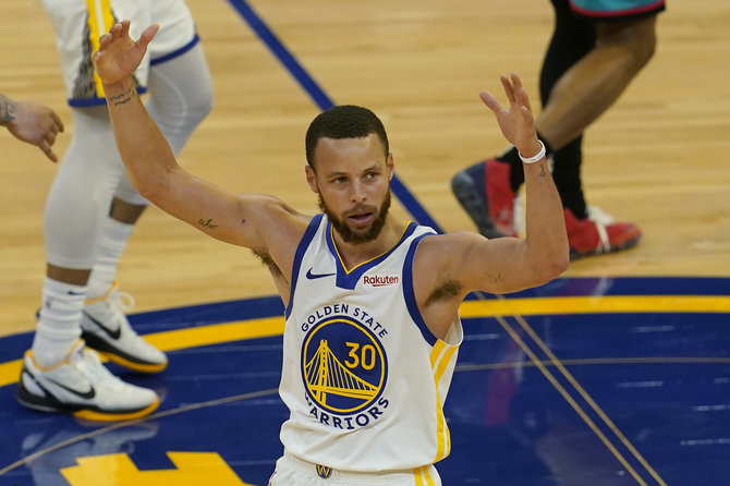 „Scanpix“ nuotr./„Warriors“ lyderis Stephenas Curry tapo rezultatyviausiu 2020-2021 m. sezono žaidėju.