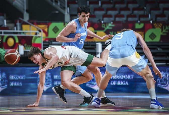 FIBA nuotr./Lietuvos jaunimo (U19) rinktinė įveikė Argentiną. Dominykas Stenionis