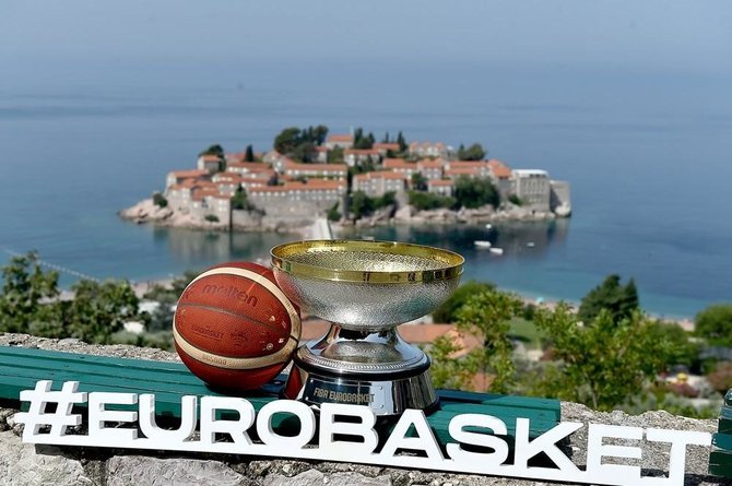 FIBA nuotr./Europos krepšinio čempionto (Eurobasket) taurė.
