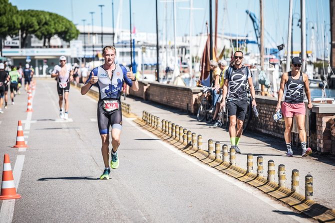 Sportograf nuotr./Triatlono Ironman varžybų Italijoje akimirka.