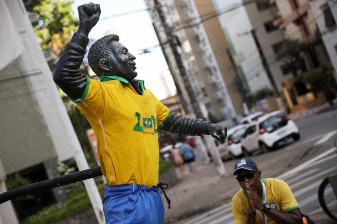 „Scanpix“ nuotr./Brazilijos futbolo legendos Pele skulptūra