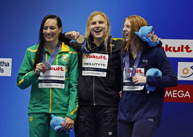 „Scanpix“/AP nuotr./Rūta Meilutytė, Tatjana Schoenmaker (kairėje) ir Lydia Jacobs (dešinėje).